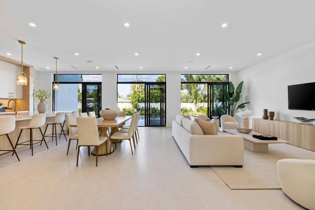 En Venta: $3,800,000 (5 camas, 4 baños, 3733 Pies cuadrados)