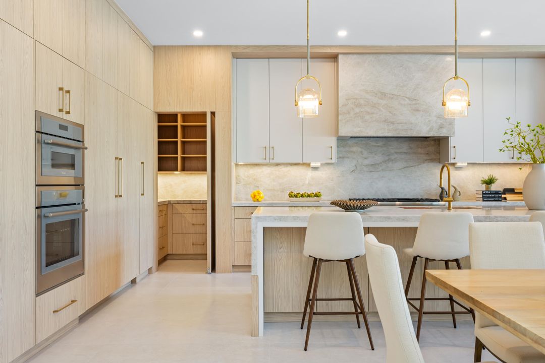 En Venta: $3,800,000 (5 camas, 4 baños, 3733 Pies cuadrados)