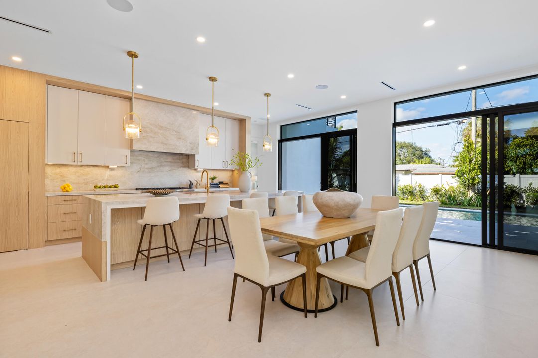 En Venta: $3,800,000 (5 camas, 4 baños, 3733 Pies cuadrados)