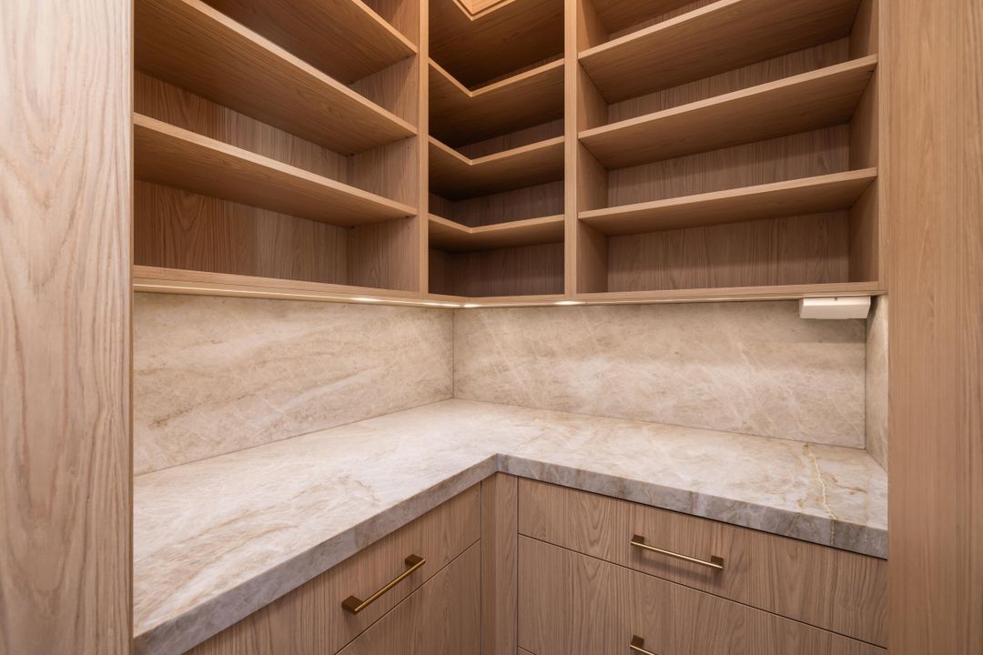 En Venta: $3,800,000 (5 camas, 4 baños, 3733 Pies cuadrados)