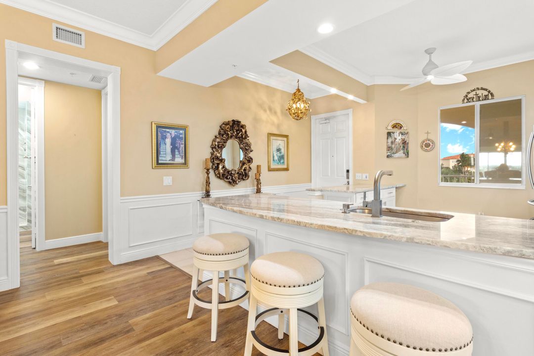 For Sale: $549,990 (2 beds, 2 baths, 1989 Square Feet)