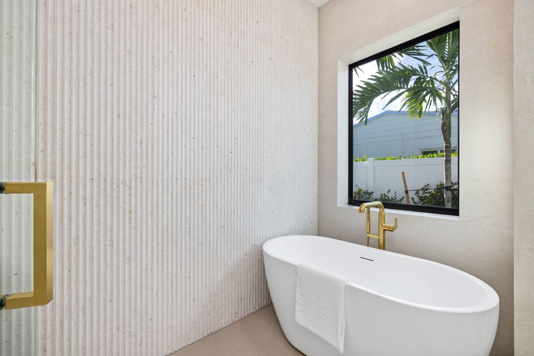 En Venta: $3,800,000 (5 camas, 4 baños, 3733 Pies cuadrados)