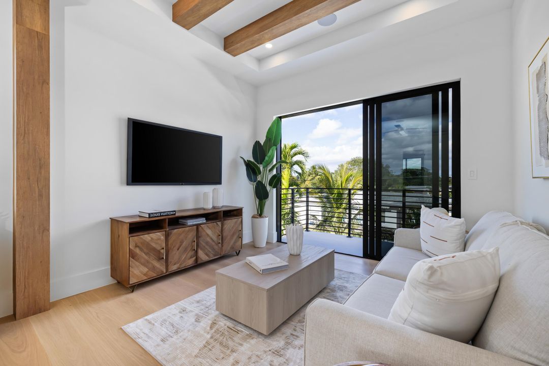 En Venta: $3,800,000 (5 camas, 4 baños, 3733 Pies cuadrados)