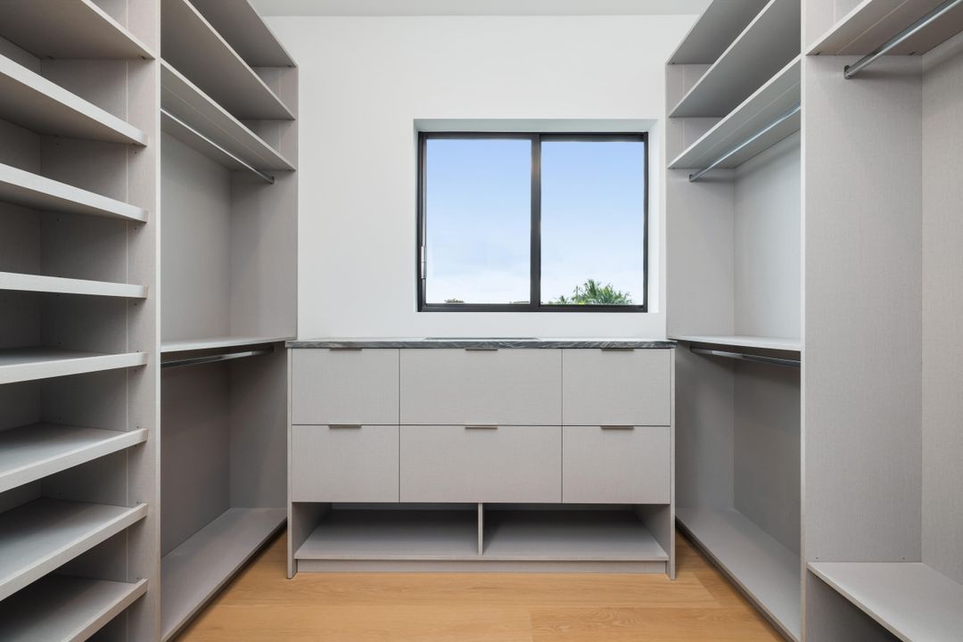 En Venta: $3,800,000 (5 camas, 4 baños, 3733 Pies cuadrados)