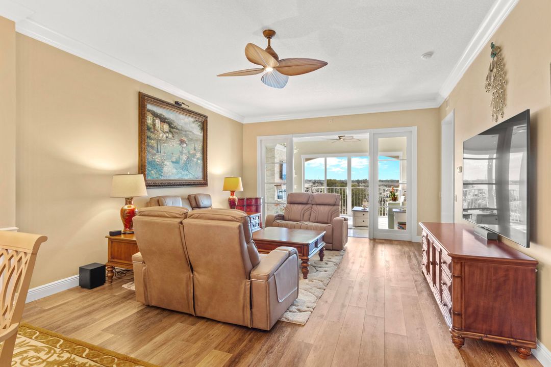 For Sale: $549,990 (2 beds, 2 baths, 1989 Square Feet)