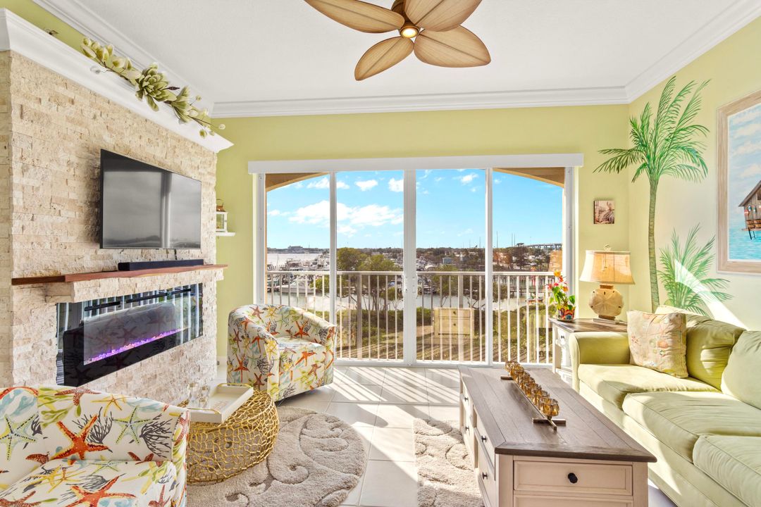 For Sale: $549,990 (2 beds, 2 baths, 1989 Square Feet)