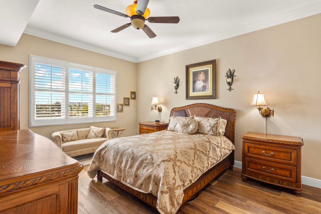 For Sale: $549,990 (2 beds, 2 baths, 1989 Square Feet)