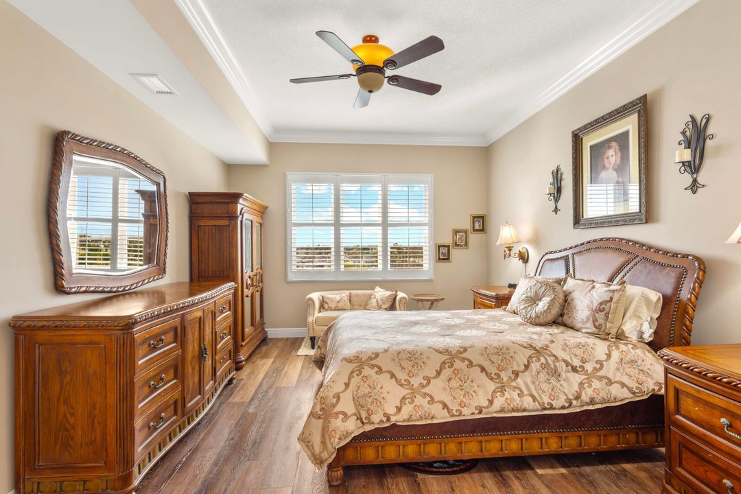 For Sale: $549,990 (2 beds, 2 baths, 1989 Square Feet)