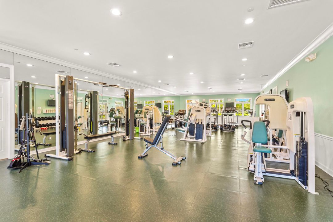 For Sale: $549,990 (2 beds, 2 baths, 1989 Square Feet)