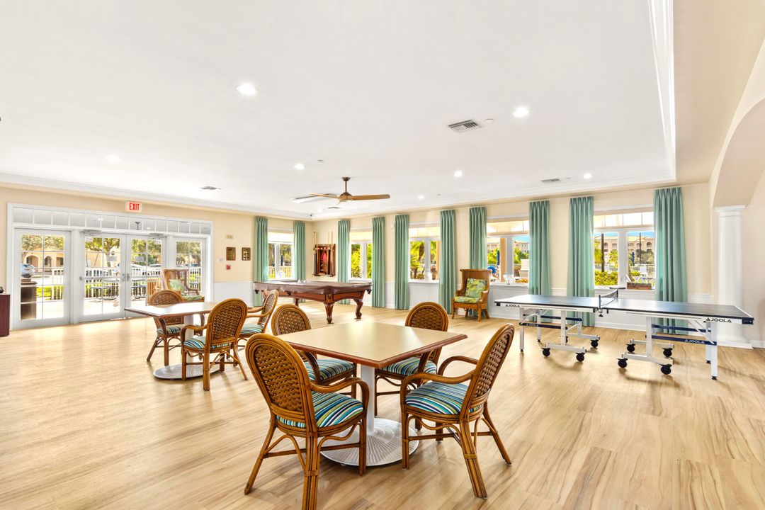 For Sale: $549,990 (2 beds, 2 baths, 1989 Square Feet)