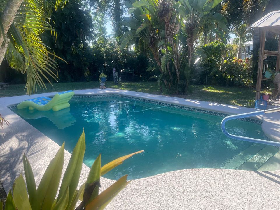 For Sale: $395,000 (3 beds, 2 baths, 1125 Square Feet)