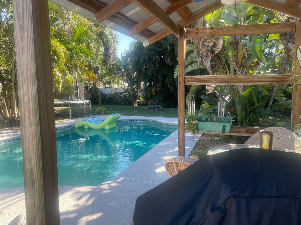 For Sale: $395,000 (3 beds, 2 baths, 1125 Square Feet)