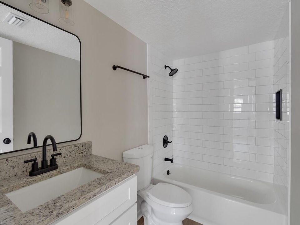 En Venta: $299,900 (3 camas, 1 baños, 1042 Pies cuadrados)