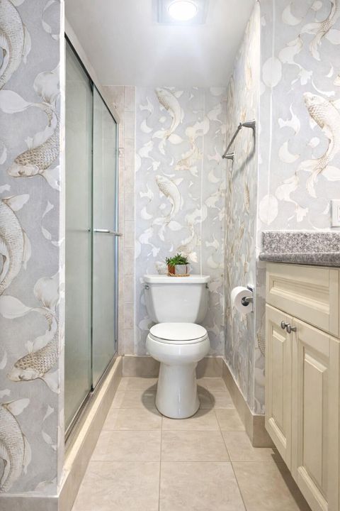 For Sale: $230,000 (2 beds, 2 baths, 896 Square Feet)