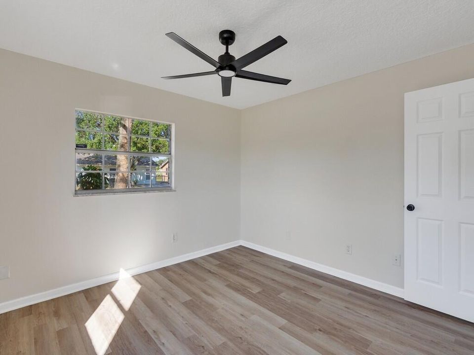 En Venta: $299,900 (3 camas, 1 baños, 1042 Pies cuadrados)