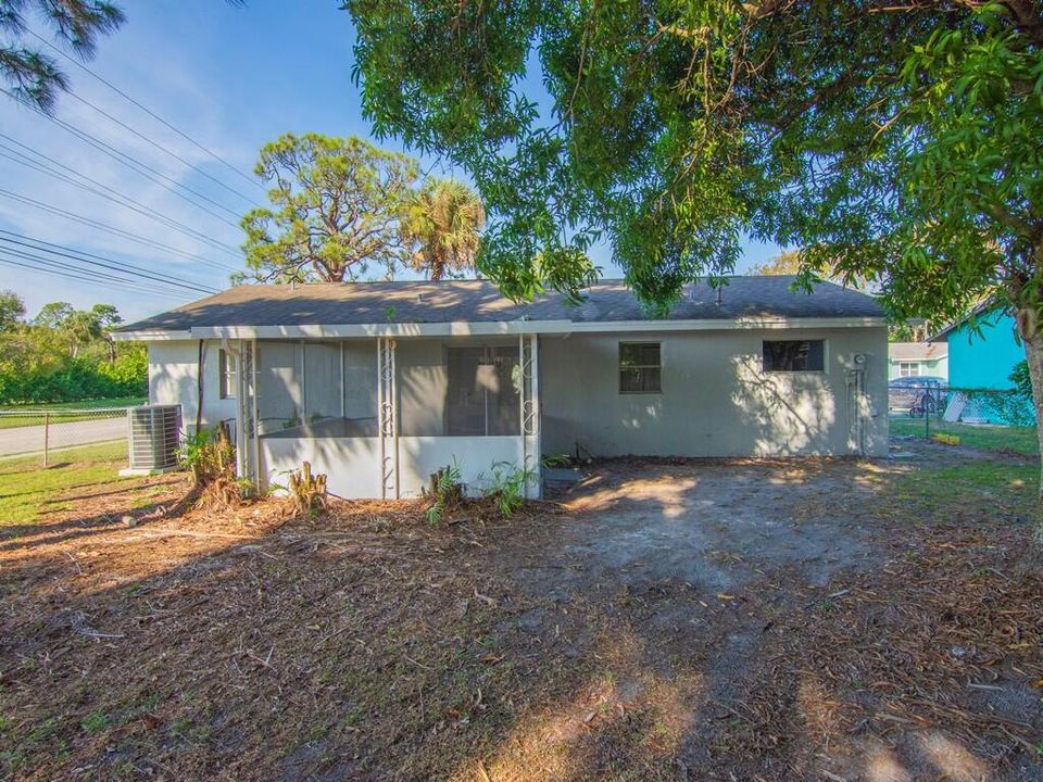 En Venta: $299,900 (3 camas, 1 baños, 1042 Pies cuadrados)