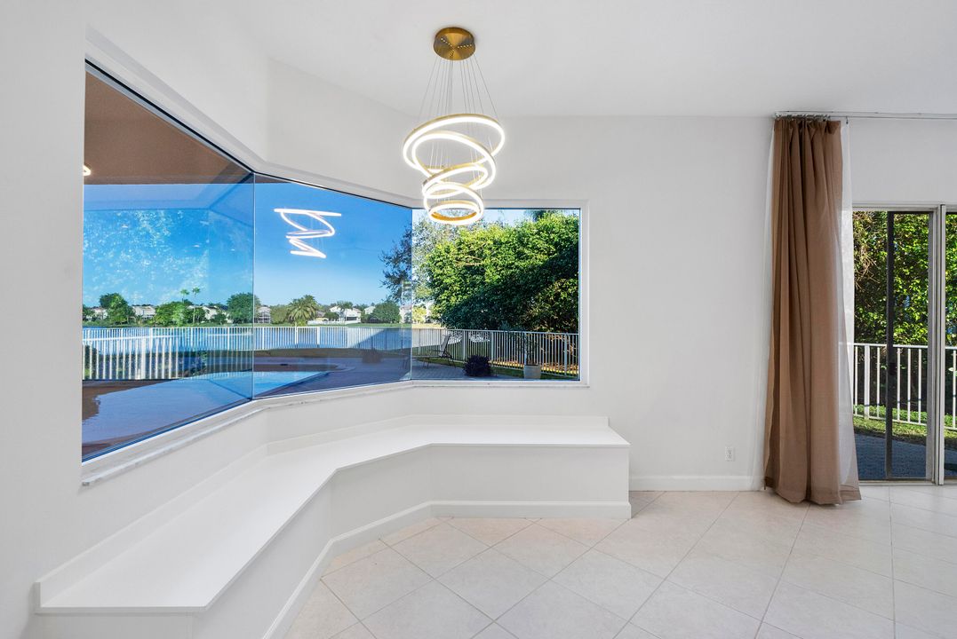 На продажу: $1,299,000 (7 спален, 4 ванн, 4052 Квадратных фут)