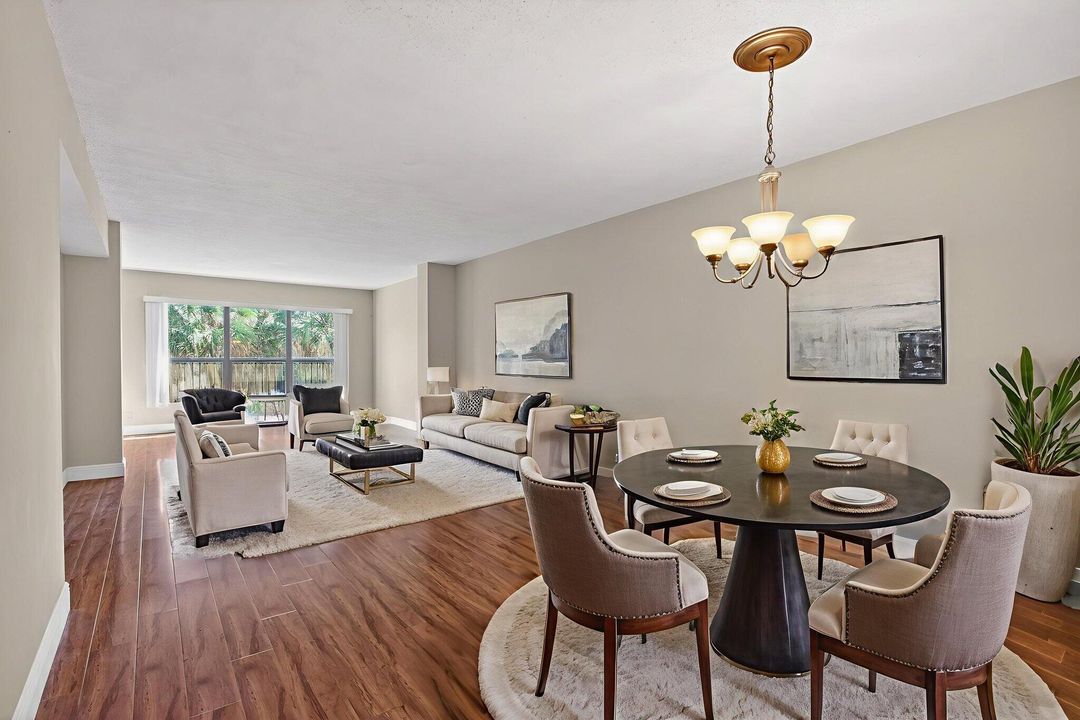 For Sale: $208,000 (2 beds, 2 baths, 1140 Square Feet)