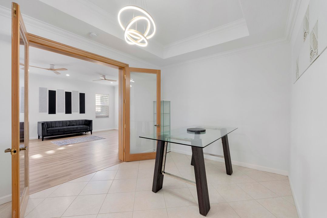 На продажу: $1,299,000 (7 спален, 4 ванн, 4052 Квадратных фут)