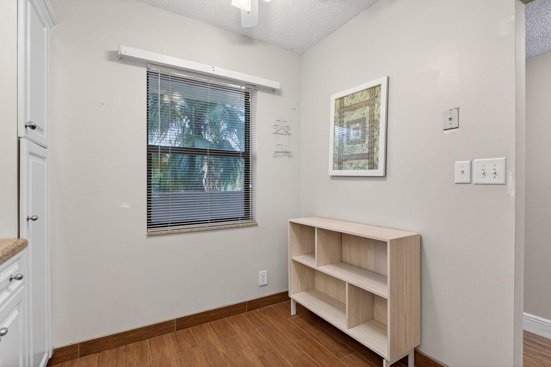 For Sale: $208,000 (2 beds, 2 baths, 1140 Square Feet)