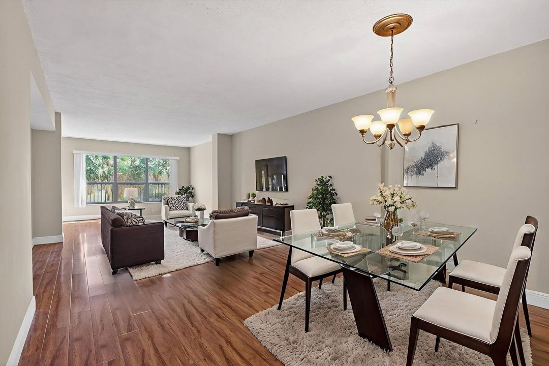 For Sale: $208,000 (2 beds, 2 baths, 1140 Square Feet)