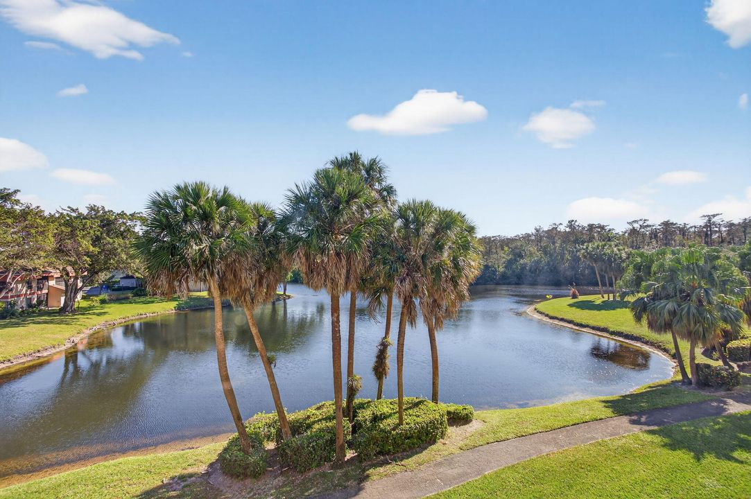 For Sale: $208,000 (2 beds, 2 baths, 1140 Square Feet)