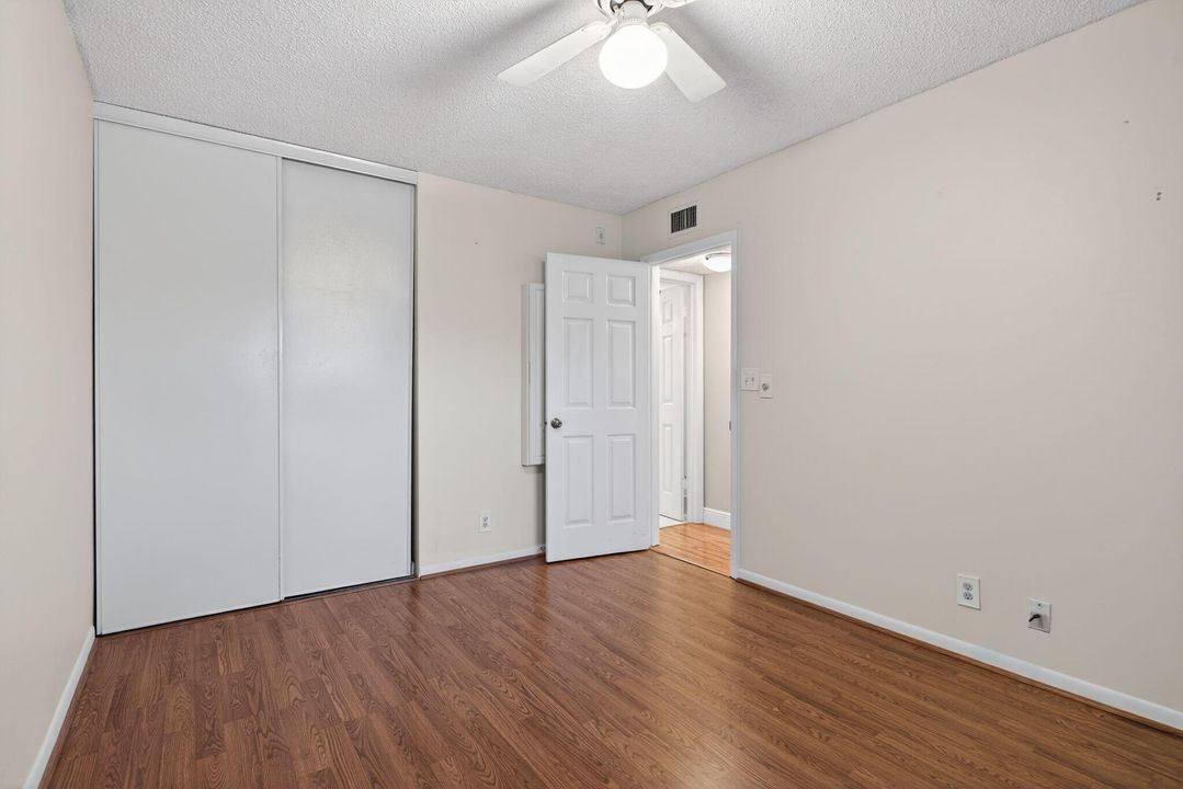 For Sale: $208,000 (2 beds, 2 baths, 1140 Square Feet)