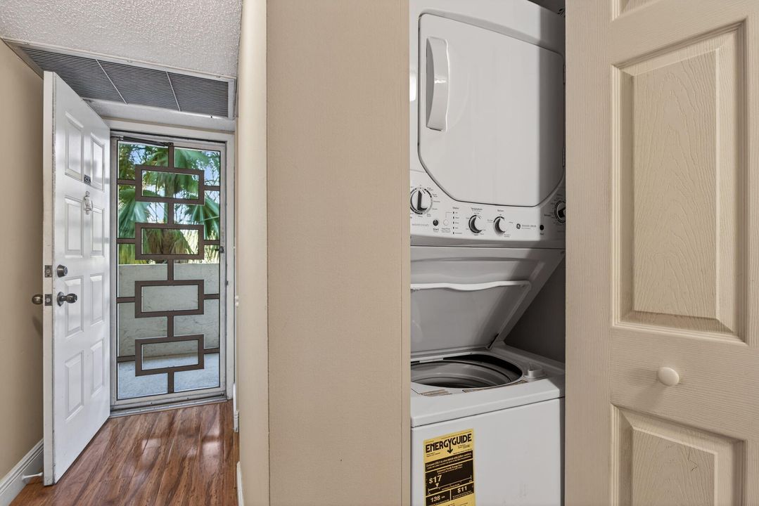 For Sale: $208,000 (2 beds, 2 baths, 1140 Square Feet)