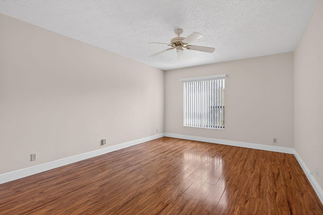 For Sale: $208,000 (2 beds, 2 baths, 1140 Square Feet)