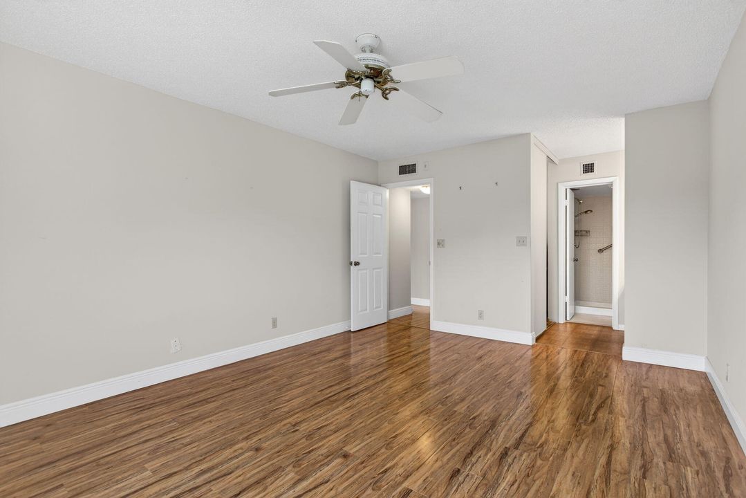 For Sale: $208,000 (2 beds, 2 baths, 1140 Square Feet)