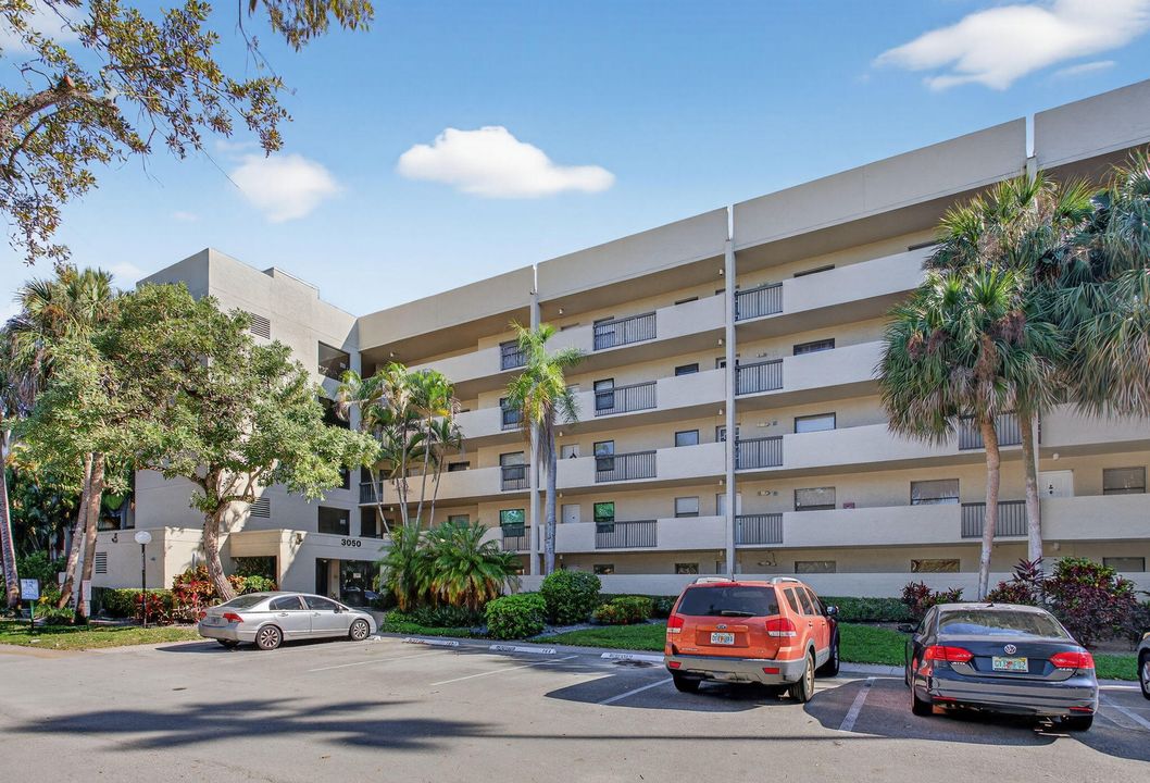 For Sale: $208,000 (2 beds, 2 baths, 1140 Square Feet)