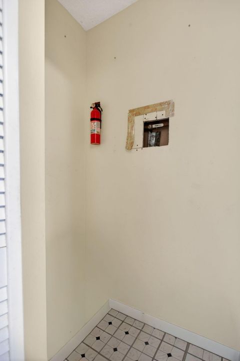 For Sale: $208,000 (2 beds, 2 baths, 1140 Square Feet)