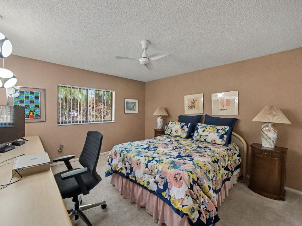 For Sale: $269,000 (2 beds, 2 baths, 2036 Square Feet)