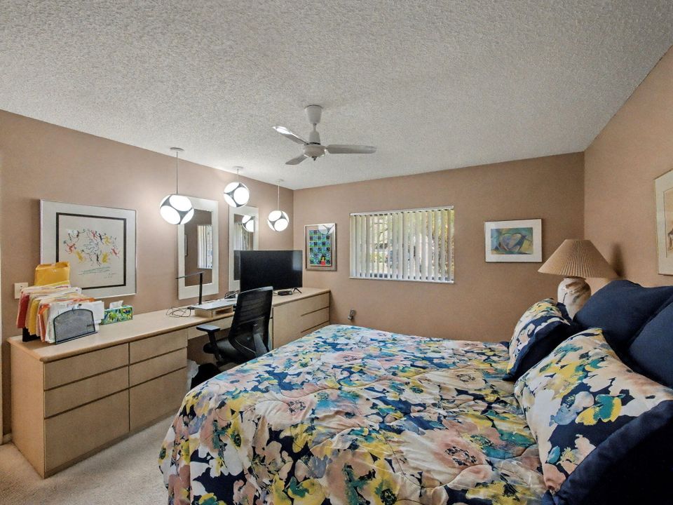 For Sale: $269,000 (2 beds, 2 baths, 2036 Square Feet)