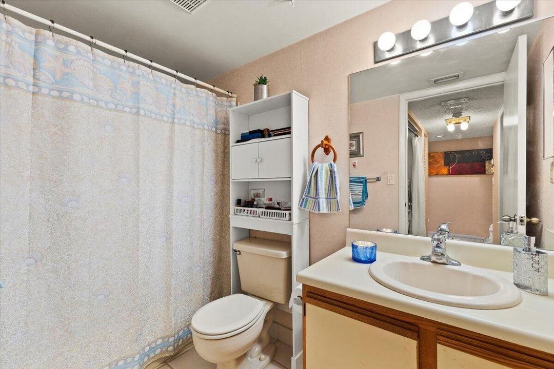 For Sale: $189,000 (2 beds, 2 baths, 1170 Square Feet)