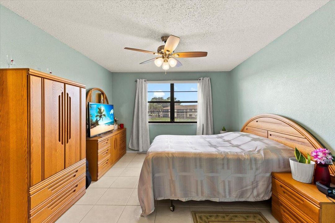 For Sale: $189,000 (2 beds, 2 baths, 1170 Square Feet)