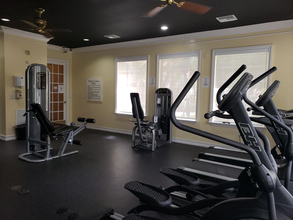 出租: $2,400 (2 贝兹, 2 浴室, 1079 平方英尺)