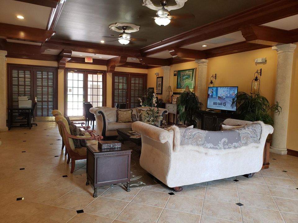 出租: $2,400 (2 贝兹, 2 浴室, 1079 平方英尺)