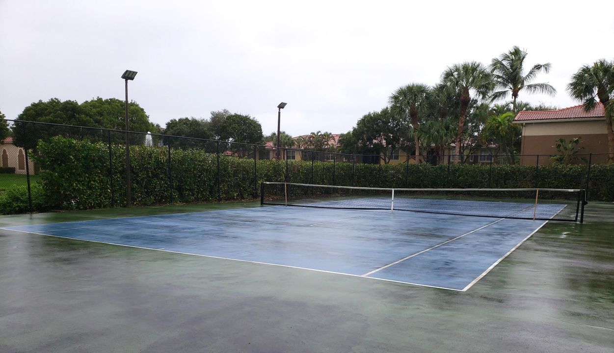 出租: $2,400 (2 贝兹, 2 浴室, 1079 平方英尺)