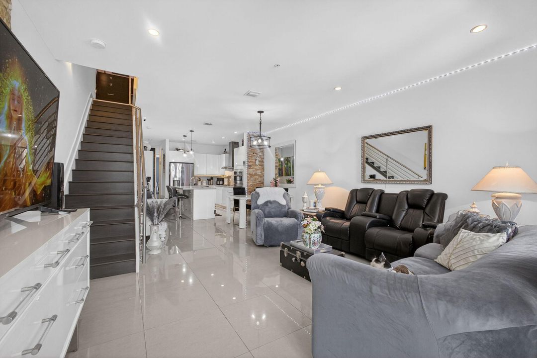 For Rent: $3,600 (3 beds, 3 baths, 1821 Square Feet)