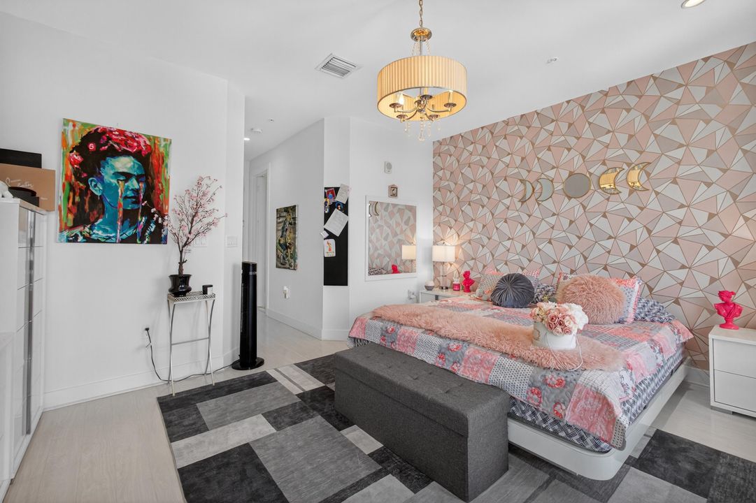 For Rent: $3,600 (3 beds, 3 baths, 1821 Square Feet)