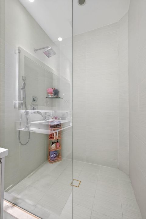 For Rent: $3,600 (3 beds, 3 baths, 1821 Square Feet)