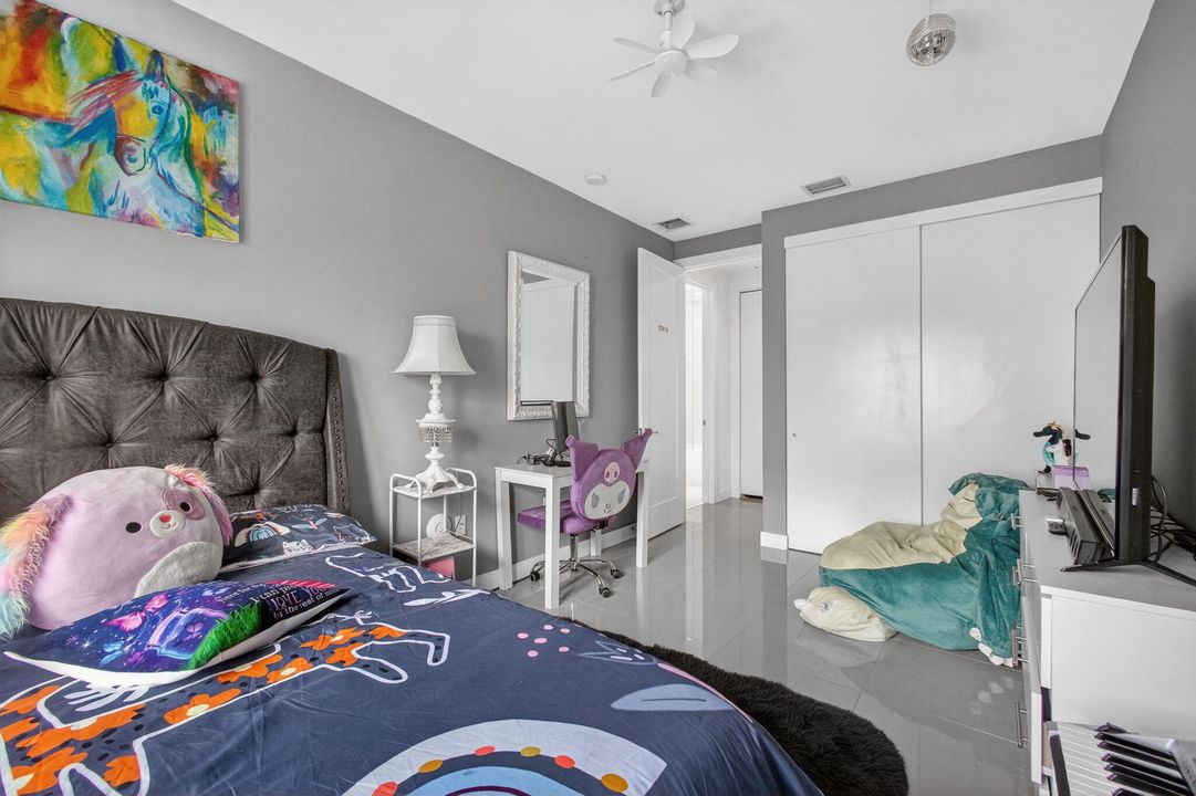 For Rent: $3,600 (3 beds, 3 baths, 1821 Square Feet)