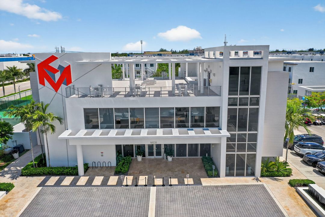 For Rent: $3,600 (3 beds, 3 baths, 1821 Square Feet)