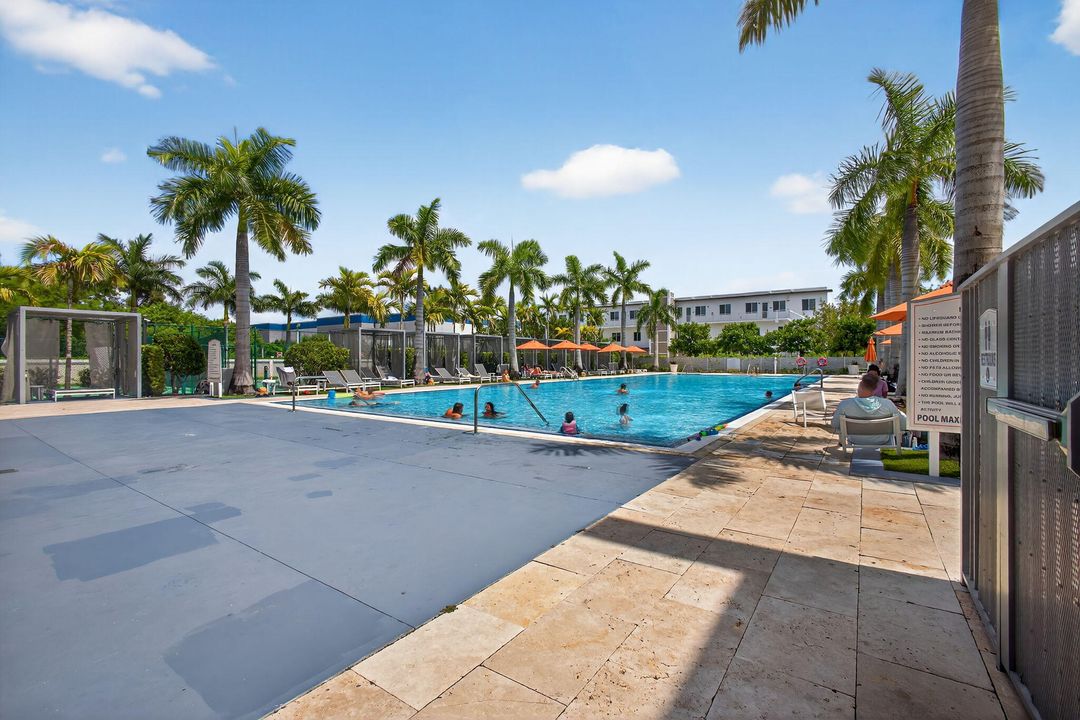 For Rent: $3,600 (3 beds, 3 baths, 1821 Square Feet)