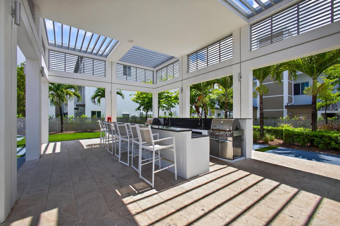 For Rent: $3,600 (3 beds, 3 baths, 1821 Square Feet)