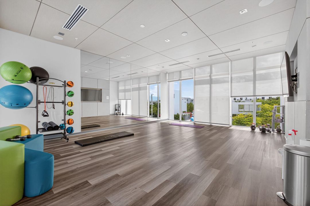 For Rent: $3,600 (3 beds, 3 baths, 1821 Square Feet)