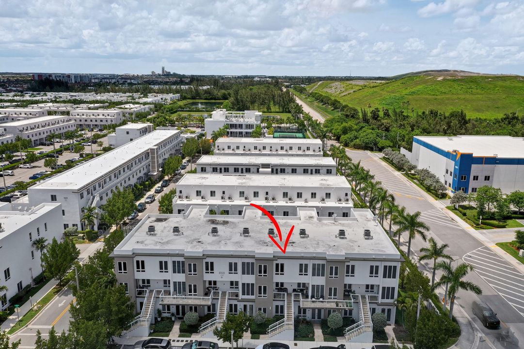 For Rent: $3,600 (3 beds, 3 baths, 1821 Square Feet)