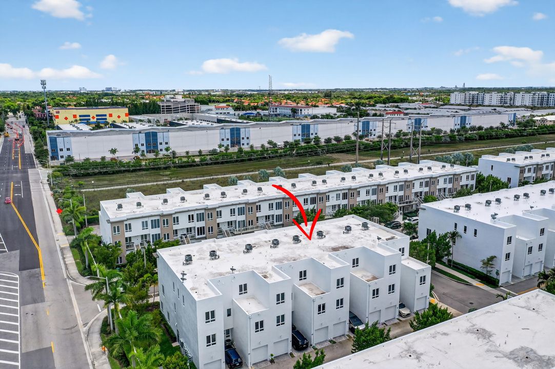 For Rent: $3,600 (3 beds, 3 baths, 1821 Square Feet)