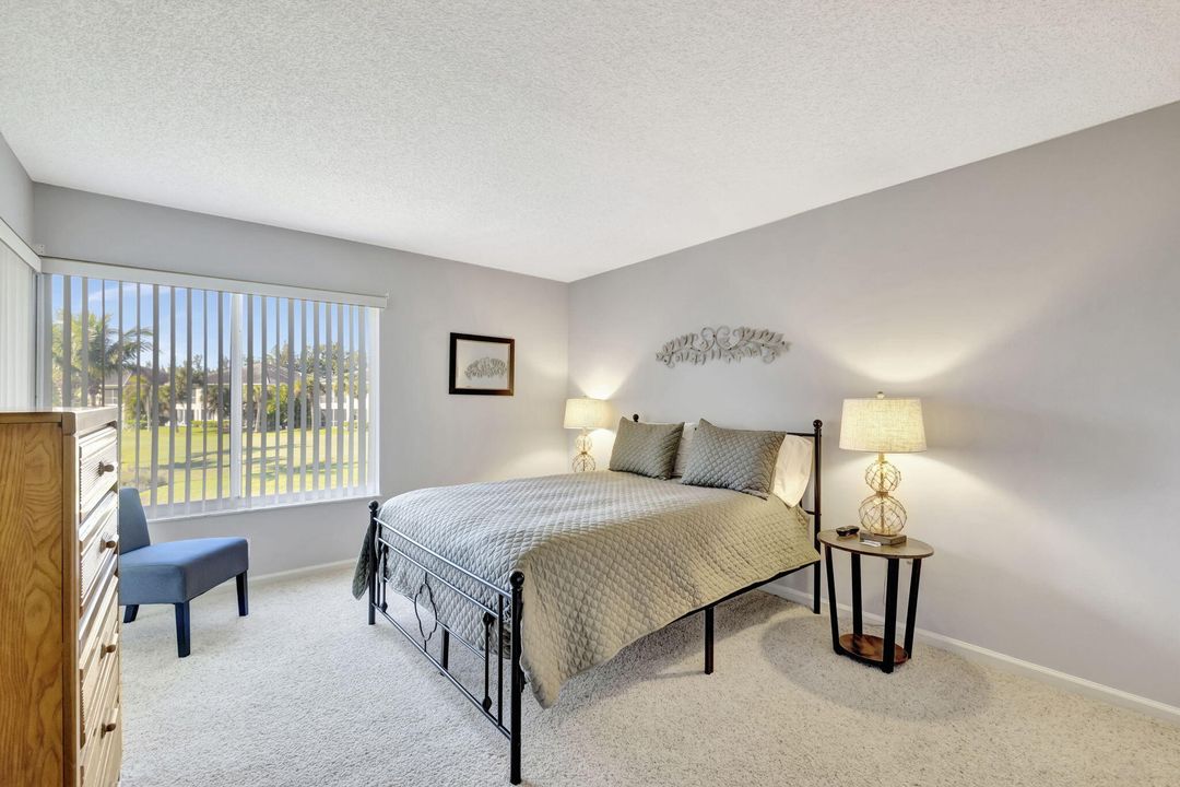 For Sale: $319,000 (2 beds, 2 baths, 1184 Square Feet)